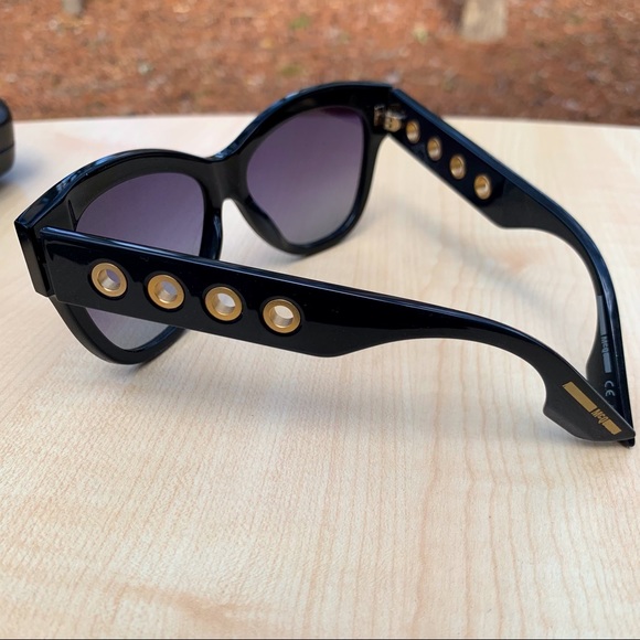 NEW! ☀️ MCQ ALEXANDER MCQUEEN SUNGLASSES black cateye GOLD grommets + CASE - Picture 5 of 9